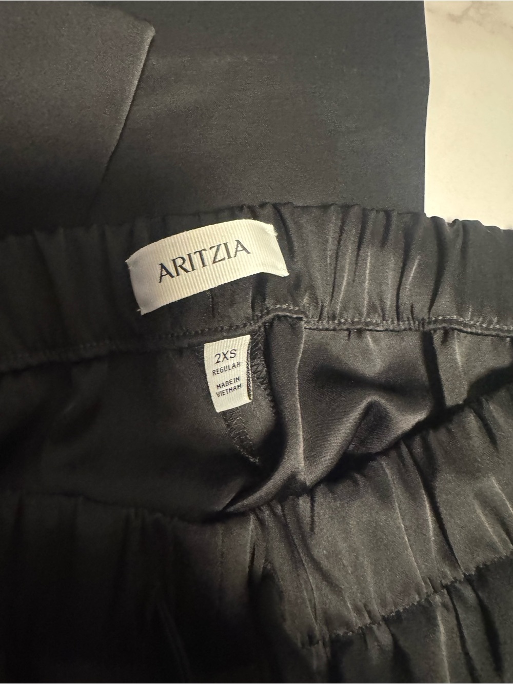 Aritzia The lodge pant Satin Black 2XS